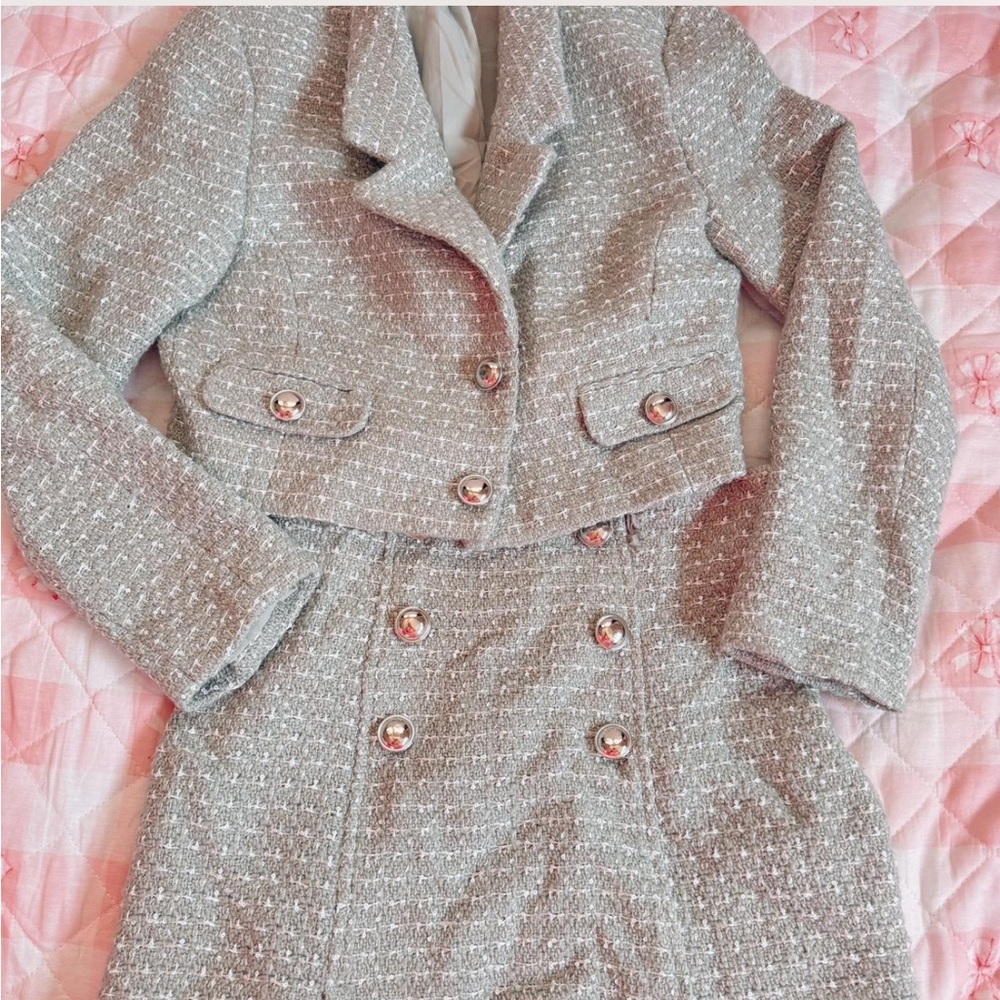 Elegant Gray Women's Tweed Jacket Set